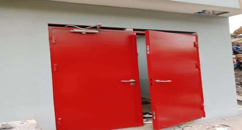 Pintu Darurat Untuk Evakuasi Cepat Terutama Dalam Sektor Pabrik Industri