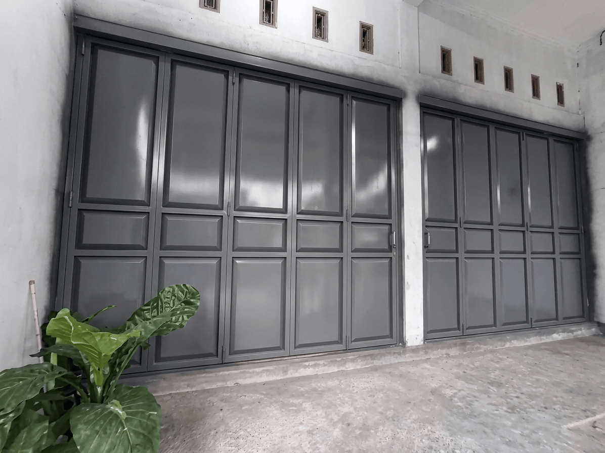Pintu Lipat Besi