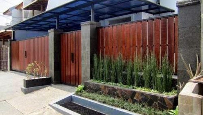 5 Tips Pilih Pagar yang Cocok buat Kebutuhan dan Kondisi Rumah Kamu