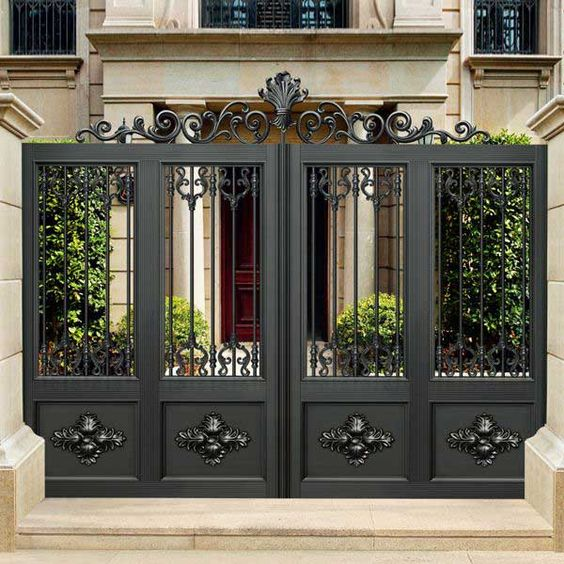 Pintu Gerbang Utama Ornamen Klasik