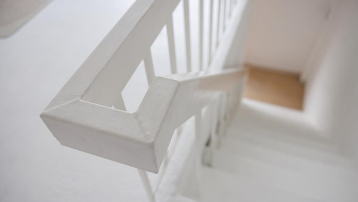 railing-tangga-minimalis-putih_1691.png