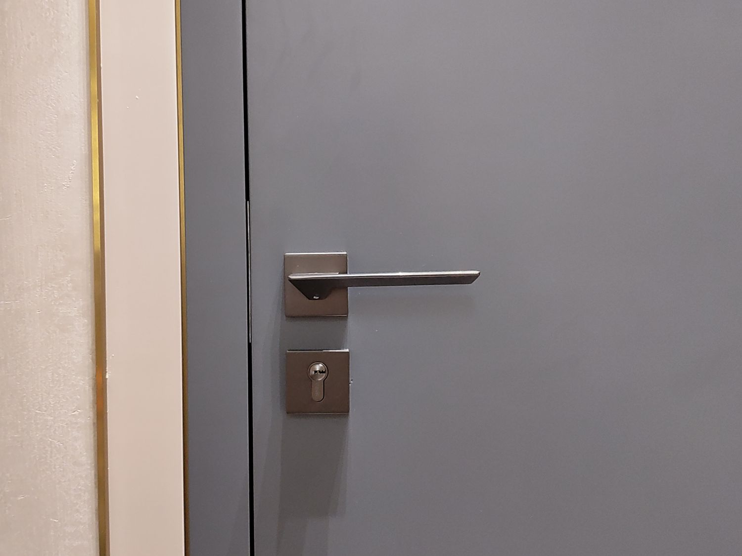 steel-door-by-alba1.png